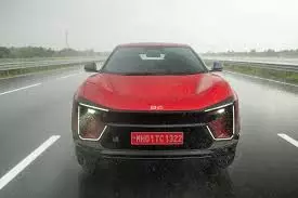 Mahindra की XEV 9e BE 6 इलेक्ट्रिक SUVs को जोरदार रिस्पॉन्स Mahindra की XEV 9e BE 6 इलेक्ट्रिक SUVs को जोरदार रिस्पॉन्स