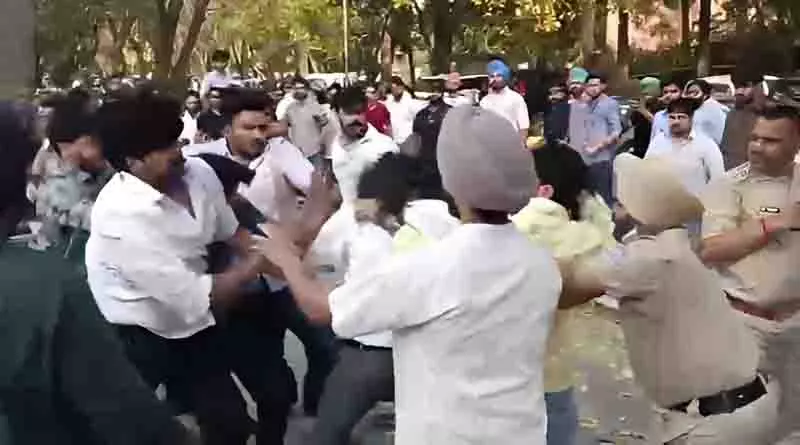 हिंसा से स्तब्ध PU ने कैंपस की छवि बचाने का प्रयास किया हिंसा से स्तब्ध PU ने कैंपस की छवि बचाने का प्रयास किया