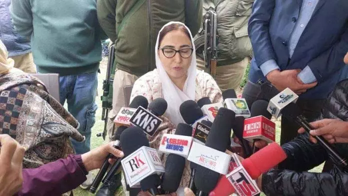 वक्फ विधेयक पारित, हंगामा खड़ा करने की जरूरत नहीं: Andrabi वक्फ विधेयक पारित, हंगामा खड़ा करने की जरूरत नहीं: Andrabi