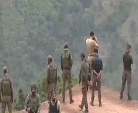 आतंकवादियों से मुठभेड़ के एक दिन बाद जम्मू-कश्मीर के Udhampur में तलाशी अभियान जारी आतंकवादियों से मुठभेड़ के एक दिन बाद जम्मू-कश्मीर के Udhampur में तलाशी अभियान जारी