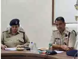 ऑनलाइन गेमिंग में फंसकर युवक ने की आत्महत्या, पुलिस ने Jhansi से आरोपी को किया गिरफ्तार ऑनलाइन गेमिंग में फंसकर युवक ने की आत्महत्या, पुलिस ने Jhansi से आरोपी को किया गिरफ्तार