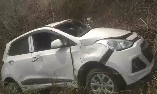MP News: चलती कार का स्टेयरिंग लॉक , दो महिलाओं की मौत MP News: चलती कार का स्टेयरिंग लॉक , दो महिलाओं की मौत