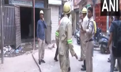 Gwalior के चावरी बाजार में लगी आग पर काबू पा लिया गया, जनकगंज थाना प्रभारी ने कहा Gwalior के चावरी बाजार में लगी आग पर काबू पा लिया गया, जनकगंज थाना प्रभारी ने कहा