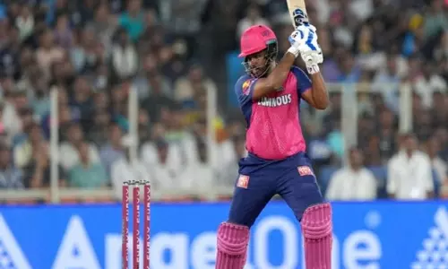 IPL 2025 राजस्थान रॉयल्स की धीमी ओवर गति पर संजू सैमसन पर जुर्माना IPL 2025 राजस्थान रॉयल्स की धीमी ओवर गति पर संजू सैमसन पर जुर्माना