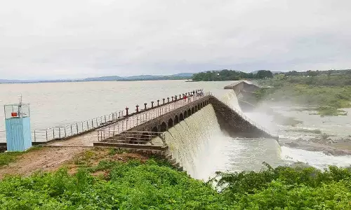 AP: रामानायडू ने वेलिगोंडा जलाशय से किसानों को पानी का आश्वासन दिया AP: रामानायडू ने वेलिगोंडा जलाशय से किसानों को पानी का आश्वासन दिया