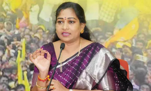 Vizag रेंज में महिलाओं की सुरक्षा को प्राथमिकता दें, अनिता ने पुलिस से कहा Vizag रेंज में महिलाओं की सुरक्षा को प्राथमिकता दें, अनिता ने पुलिस से कहा