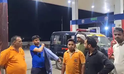 पेट्रोल पंप मैनेजर की गोली मारकर हत्या, बोतल में पेट्रोल देने से मना करने पर हमला