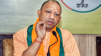 Lucknow: आंधी बारिश के बाद सीएम योगी ने दिए राहत कार्य तेज़ करने के निर्देश Lucknow: आंधी बारिश के बाद सीएम योगी ने दिए राहत कार्य तेज़ करने के निर्देश