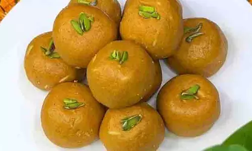 Hanuman Janmotsav Bhog:   बेसन के लड्डू बनाकर हनुमान जी को भोग लगाएं