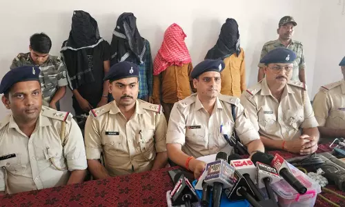 ज्वेलर्स दुकान में सेंधमारी कर चोरी, 4 गिरफ्तार, कुर्सी बेचने के बहाने निकलते