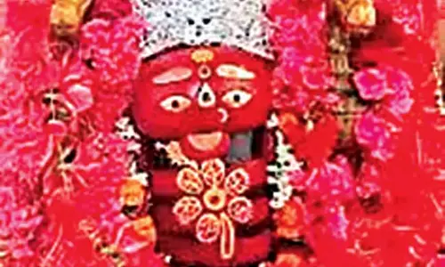 Sundargarh: भक्त ने देवी को 445 ग्राम का पसिडी मुकुट भेंट किया Sundargarh: भक्त ने देवी को 445 ग्राम का पसिडी मुकुट भेंट किया
