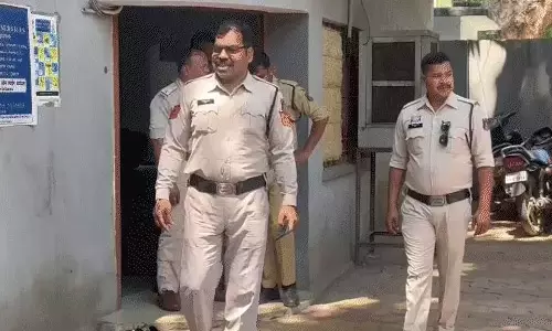 थाने पहुंची और दूसरी शादी करने अड़ गई दो बच्चों की मां, सदमे में ससुराल वाले