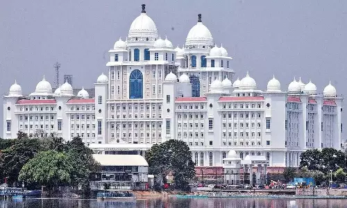 Telangana: छह सिविल सेवकों ने अभी तक अपनी संपत्ति की जानकारी नहीं दी Telangana: छह सिविल सेवकों ने अभी तक अपनी संपत्ति की जानकारी नहीं दी