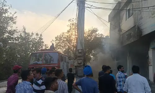 Haryana : सिरसा ऑटो मार्केट की दुकान में लगी आग, भारी नुकसान