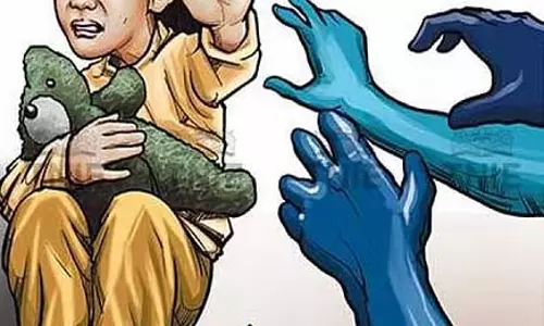 पिता की घिनौनी करतूत: अपनी बेटी से किया बलात्कार, 16 वर्षीय लड़की हुई गर्भवती पिता की घिनौनी करतूत: अपनी बेटी से किया बलात्कार, 16 वर्षीय लड़की हुई गर्भवती
