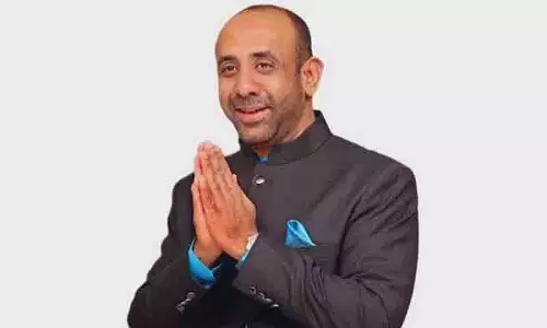 पूर्व MLA शकील आमिर को दुबई से आने पर हैदराबाद एयरपोर्ट पर हिरासत में लिया गया पूर्व MLA शकील आमिर को दुबई से आने पर हैदराबाद एयरपोर्ट पर हिरासत में लिया गया