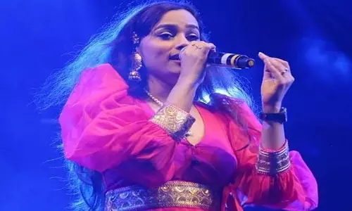बॉलीवुड सिंगर ऐश्वर्या पंडित ने पति पर लगाया धोखाधड़ी और हमले का आरोप, रायपुर में FIR दर्ज बॉलीवुड सिंगर ऐश्वर्या पंडित ने पति पर लगाया धोखाधड़ी और हमले का आरोप, रायपुर में FIR दर्ज