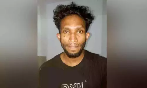 Kerala: बार कर्मचारी के सिर पर बोतल से हमला करने के आरोप में व्यक्ति गिरफ्तार Kerala: बार कर्मचारी के सिर पर बोतल से हमला करने के आरोप में व्यक्ति गिरफ्तार