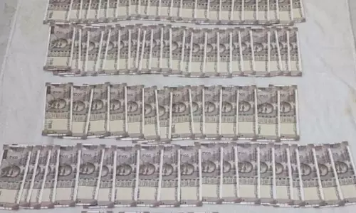 Odisha: बलांगीर में 50,000 रुपये मूल्य के नकली नोट जब्त, 2 गिरफ्तार