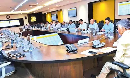 CM Chandrababu : एआई से कर चोरी पर लगाम लगाएं CM Chandrababu : एआई से कर चोरी पर लगाम लगाएं