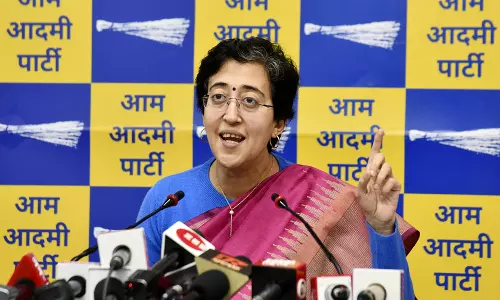 Delhi: आप ने दिल्ली में बिजली कटौती को लेकर बीजेपी सरकार पर किया हमला