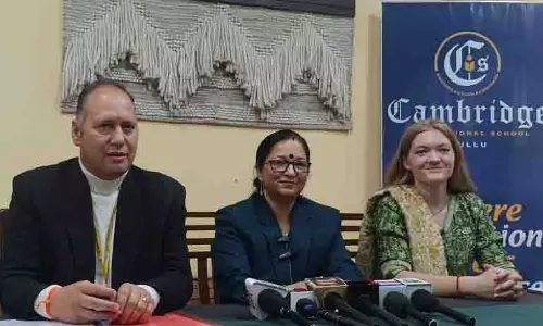 अमेरिकी शिक्षकों ने Kullu के कैम्ब्रिज स्कूल में शैक्षिक कौशल बढ़ाया