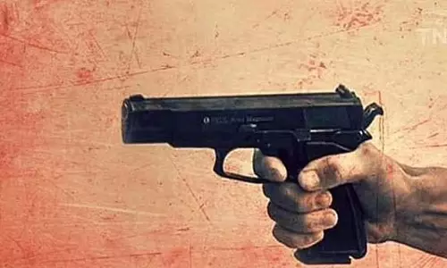 UP : बोतल में पेट्रोल भरने से मना करने पर बंक मैनेजर की गोली मारकर हत्या UP : बोतल में पेट्रोल भरने से मना करने पर बंक मैनेजर की गोली मारकर हत्या