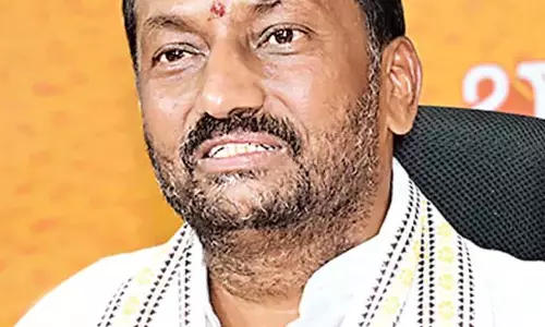 भूमि को HCU के नाम पर हस्तांतरित किया जाना चाहिए