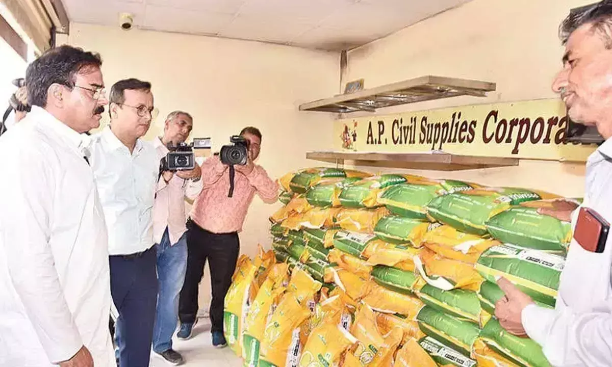 नादेंदला ने आंध्र भवन में चावल की दुकान बंद करने का आदेश दिया