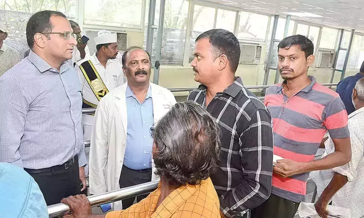 Andhra: कलेक्टर ने किया केजीएच का औचक निरीक्षण Andhra: कलेक्टर ने किया केजीएच का औचक निरीक्षण