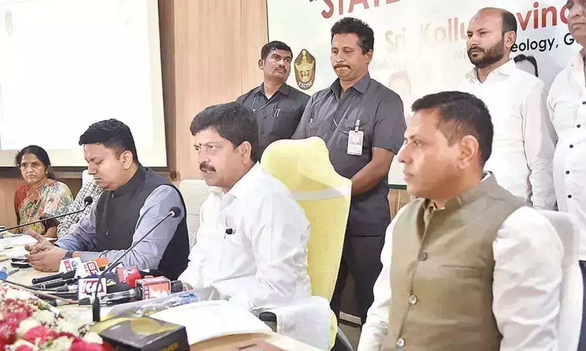 Andhra: सरकार पारदर्शी आबकारी नीति के पक्ष में: कोल्लू