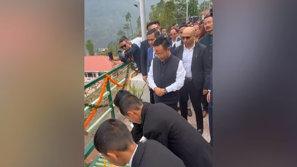 मुख्यमंत्री मेधावी छात्रवृत्ति योजना के तहत Sikkim के शीर्ष 10 छात्र ग्वालियर के लिए रवाना मुख्यमंत्री मेधावी छात्रवृत्ति योजना के तहत Sikkim के शीर्ष 10 छात्र ग्वालियर के लिए रवाना