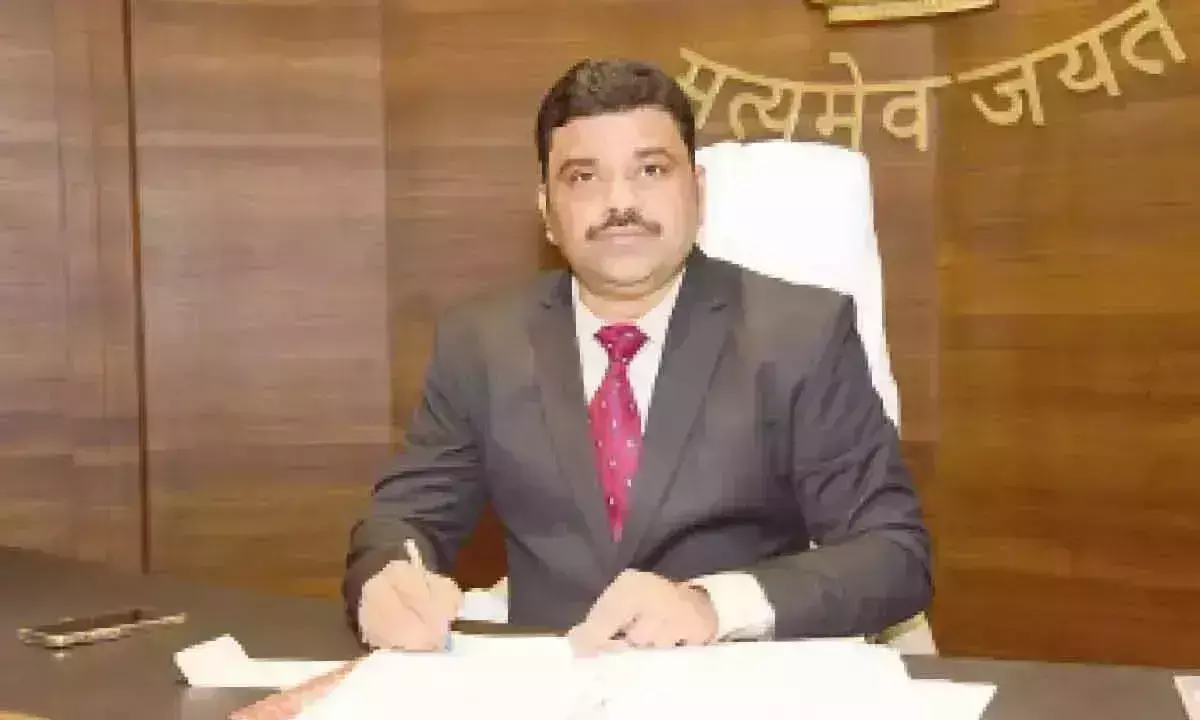 मनरेगा कार्यों में तेजी लाएं: कलेक्टर बाशा