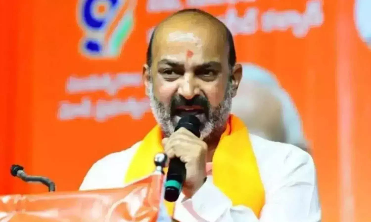 Bandi Sanjay ने कांग्रेस की आलोचना की, इसे कोरोना से भी ज्यादा खतरनाक बताया