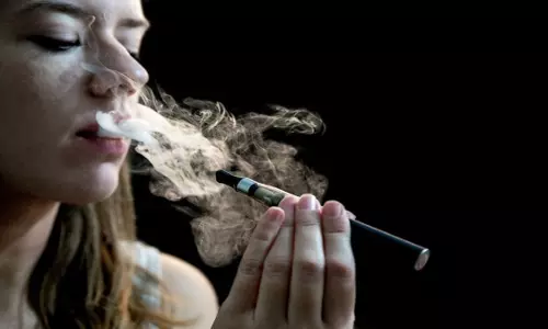 E-सिगरेट कैसे धूम्रपान छोड़ना कठिन बना रही