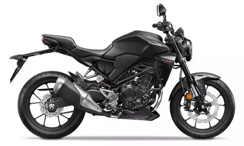 Honda CB300R: हेडलाइट की तकनीकी खराबी के कारण होंडा ने वापस मंगाईं बाइक्स
