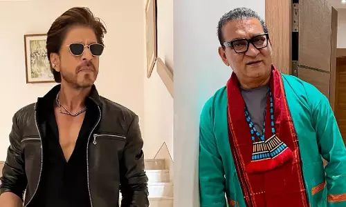 गायक अभिजीत भट्टाचार्य ने एक बार फिर सुपरस्टार शाहरुख खान पर निशाना साधा गायक अभिजीत भट्टाचार्य ने एक बार फिर सुपरस्टार शाहरुख खान पर निशाना साधा