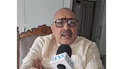 गिरिराज सिंह ने तेजस्वी यादव पर बोला हमला, वक्फ कानून का किया बचाव गिरिराज सिंह ने तेजस्वी यादव पर बोला हमला, वक्फ कानून का किया बचाव