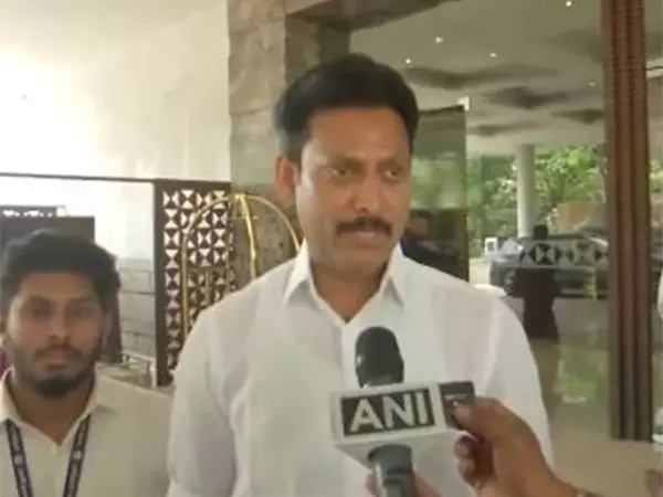 Tamil Nadu : कोयंबटूर स्कूल की प्रिंसिपल का निलंबित, जानें पूरा मामला Tamil Nadu : कोयंबटूर स्कूल की प्रिंसिपल का निलंबित, जानें पूरा मामला