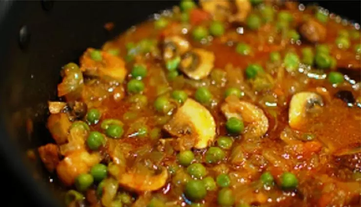 मटर मशरूम : इस डिश के साथ बढ़ाएं डिनर का स्वाद मटर मशरूम : इस डिश के साथ बढ़ाएं डिनर का स्वाद