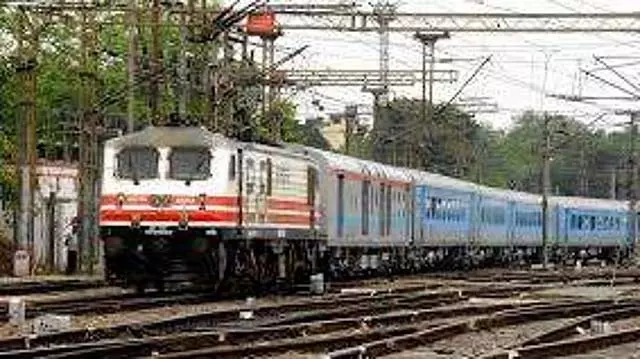 Tamil Nadu: इरोड-सेनगोट्टई ट्रेन सेवा में आज बदलाव Tamil Nadu: इरोड-सेनगोट्टई ट्रेन सेवा में आज बदलाव
