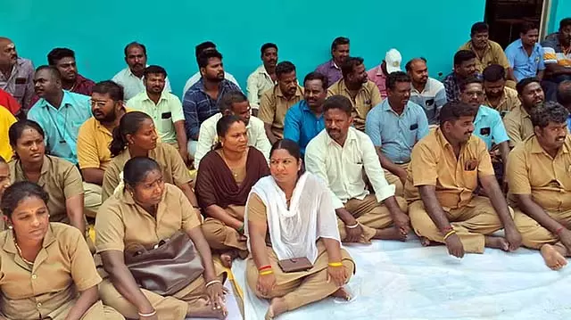 Tamil Nadu: पुडुचेरी परिवहन अनुबंध कर्मचारियों ने हड़ताल वापस ली Tamil Nadu: पुडुचेरी परिवहन अनुबंध कर्मचारियों ने हड़ताल वापस ली