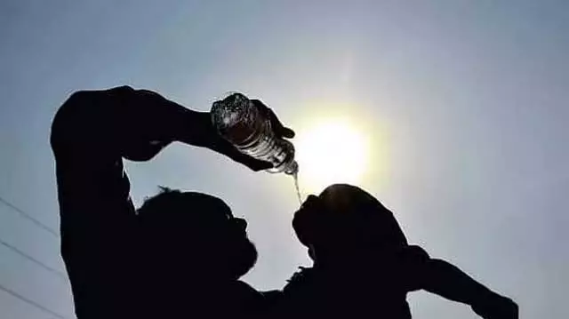Chennai सहित 9 स्थानों पर भीषण गर्मी Chennai सहित 9 स्थानों पर भीषण गर्मी