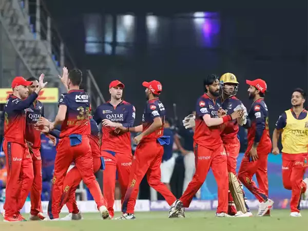 चिन्नास्वामी में खराब प्रदर्शन जारी रहने के कारण आरसीबी ने अवांछित IPL सूची में डीसी को पीछे छोड़ दिया चिन्नास्वामी में खराब प्रदर्शन जारी रहने के कारण आरसीबी ने अवांछित IPL सूची में डीसी को पीछे छोड़ दिया