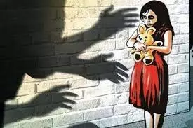 16 वर्षीय लड़की ने बच्चे को जन्म दिया: उत्तरी राज्य कर्मचारी को POCSO के तहत गिरफ्तार किया 16 वर्षीय लड़की ने बच्चे को जन्म दिया: उत्तरी राज्य कर्मचारी को POCSO के तहत गिरफ्तार किया