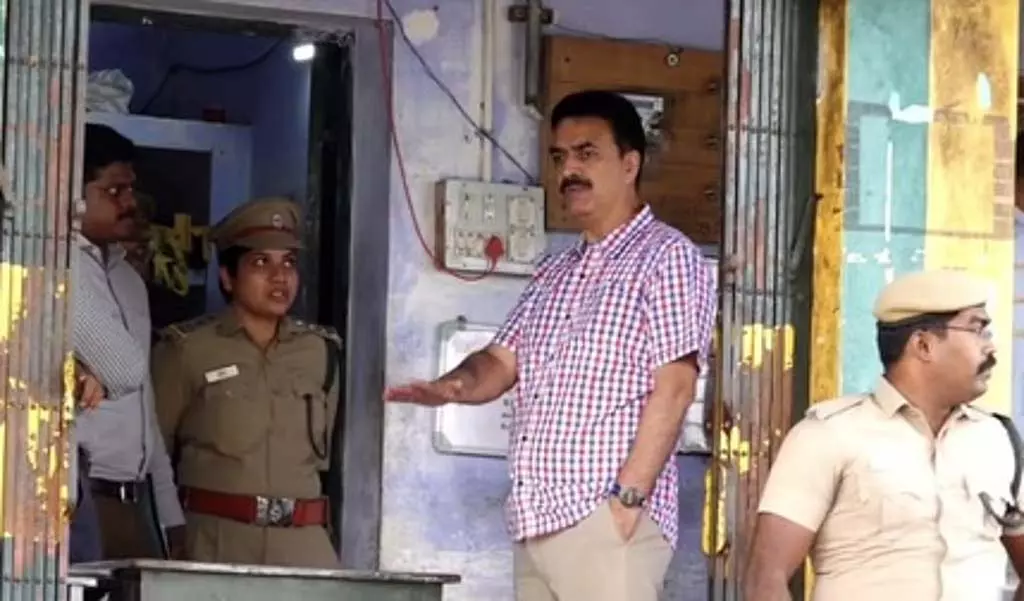 SC के आदेश की प्रतिध्वनि: वन विभाग के अधिकारियों ने मंजोलाई चाय बागानों का निरीक्षण किया SC के आदेश की प्रतिध्वनि: वन विभाग के अधिकारियों ने मंजोलाई चाय बागानों का निरीक्षण किया