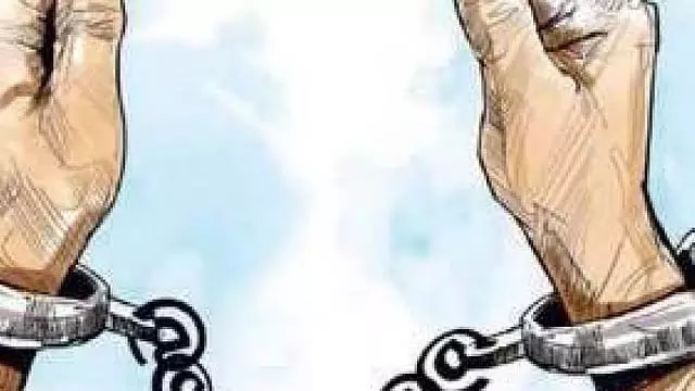 Tamil Nadu: व्यवसायी के घर से सोने और हीरे के आभूषण चुराने के आरोप में महिला गिरफ्तार Tamil Nadu: व्यवसायी के घर से सोने और हीरे के आभूषण चुराने के आरोप में महिला गिरफ्तार
