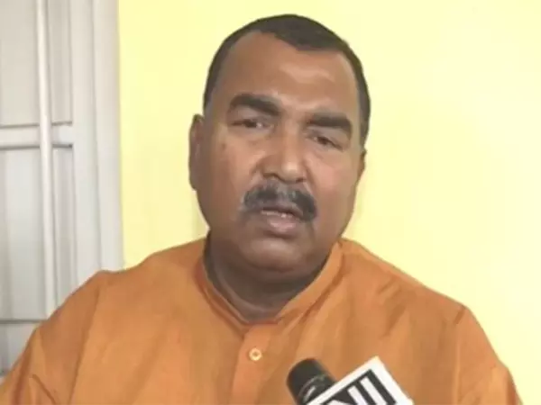 Bihar में तूफान ने 80 लोगों की जान ली: बिहार मंत्री विजय कुमार मंडल Bihar में तूफान ने 80 लोगों की जान ली: बिहार मंत्री विजय कुमार मंडल