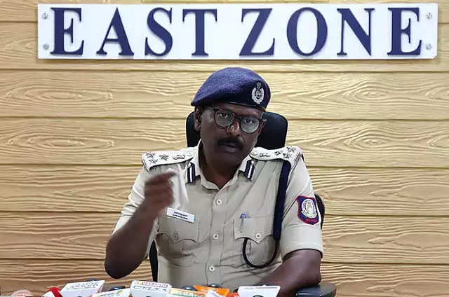 मादक पदार्थों की तस्करी: सूडान और नाइजीरिया के 10 लोगों सहित 17 गिरफ्तार मादक पदार्थों की तस्करी: सूडान और नाइजीरिया के 10 लोगों सहित 17 गिरफ्तार