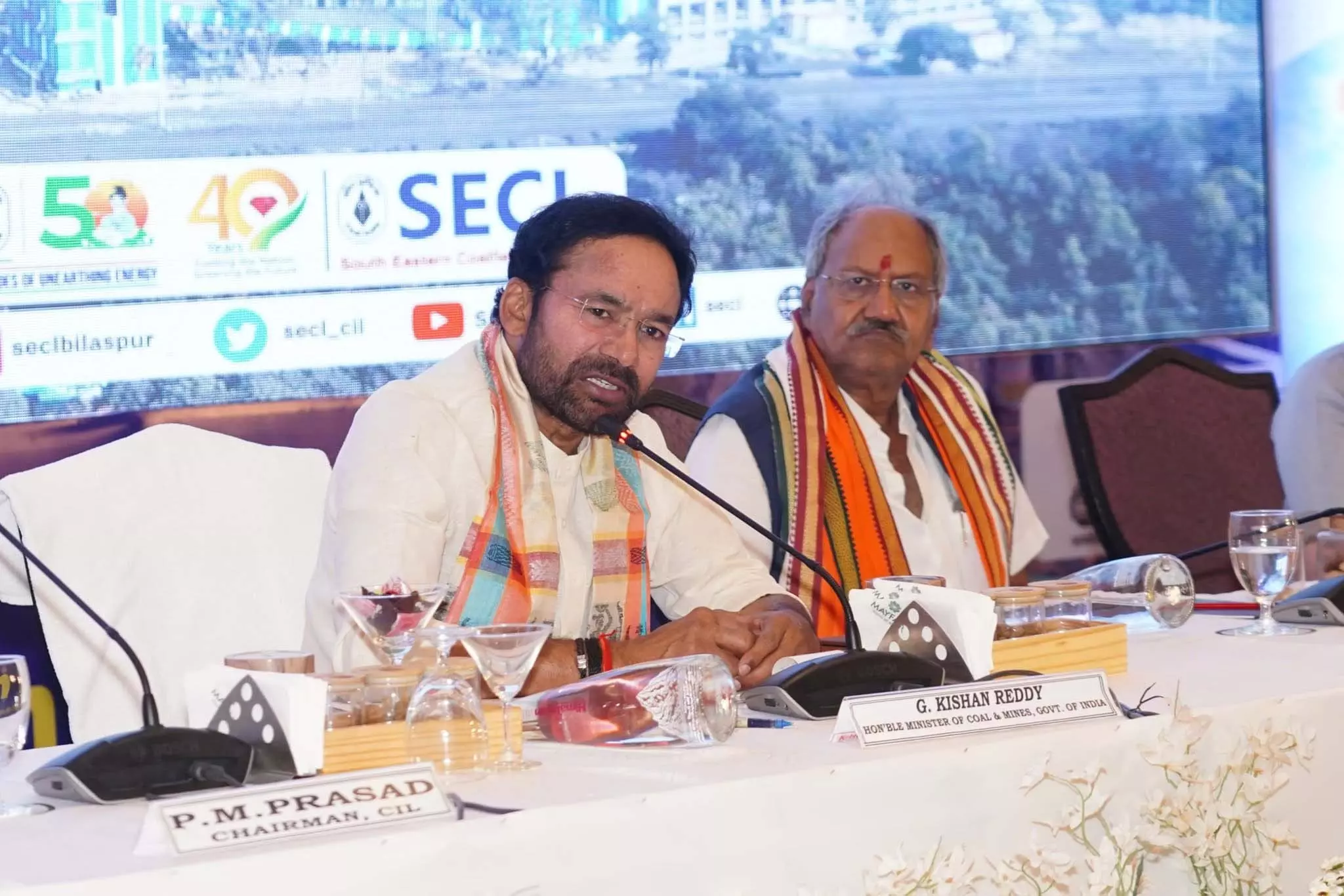 खनिज संपदा को जनकल्याण का माध्यम बनाएंगे: बृजमोहन अग्रवाल खनिज संपदा को जनकल्याण का माध्यम बनाएंगे: बृजमोहन अग्रवाल